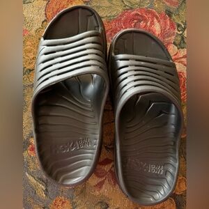 Hoka One One Unisex Recovery Black Slides - M 7 W 9